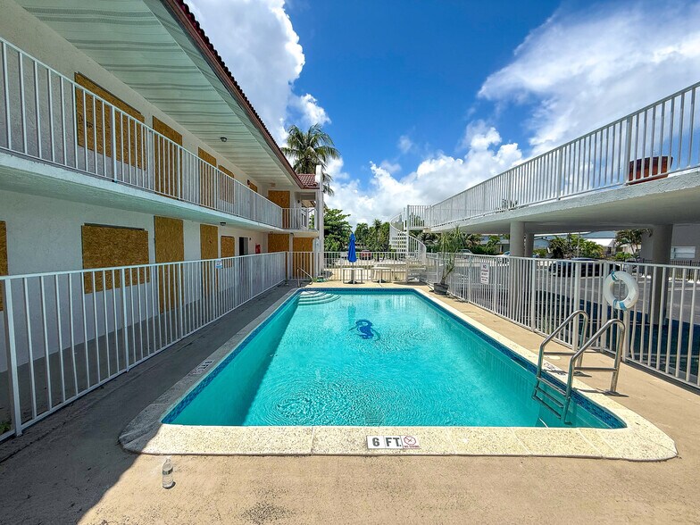 More Photos Of 1528 S Federal Hwy, Lake Worth Hotel For Sale