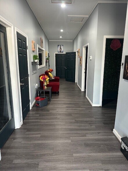 More Photos Of 3904-3910 Augusta Rd, Greenville Unknown For Lease