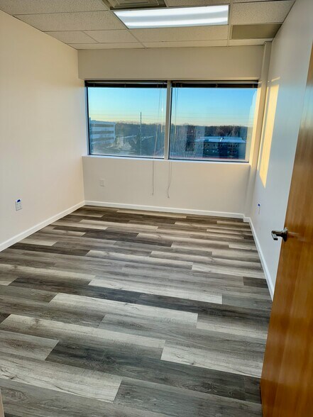 More Photos Of 220 Davidson Ave, Somerset Office For Lease