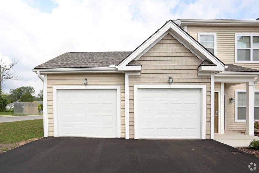 More Photos Of 6 Goldenroot Ln, North Chili Apartments For Sale