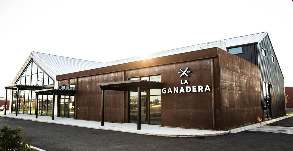 More Photos Of 4109 N Conway Ave, Palmhurst Storefront For Sale