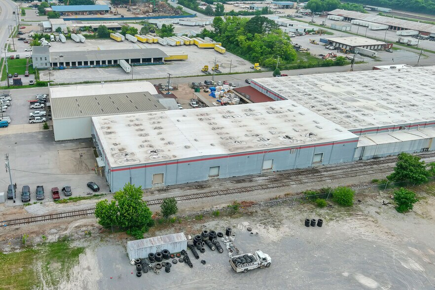 More Photos Of 164 W 31st St, Chattanooga Distribution For Lease