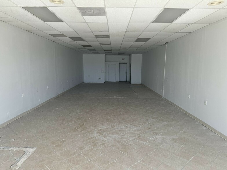 More Photos Of 37531-37605 Harper Rd, Clinton Township Storefront For Lease