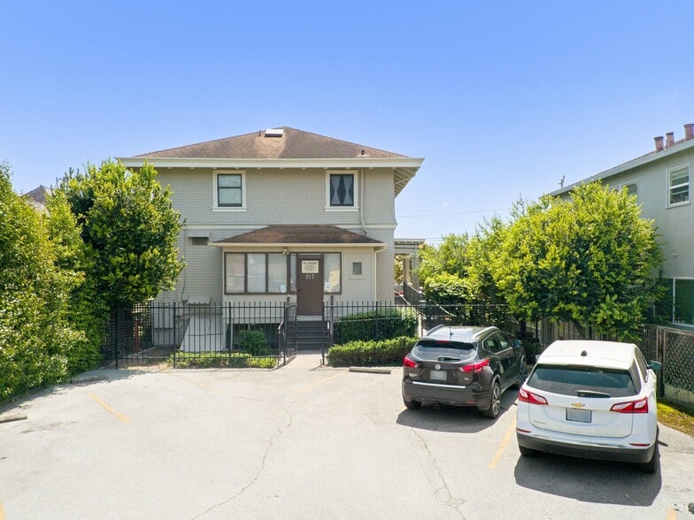More Photos Of 217 E Lake Ave, Watsonville Office For Sale