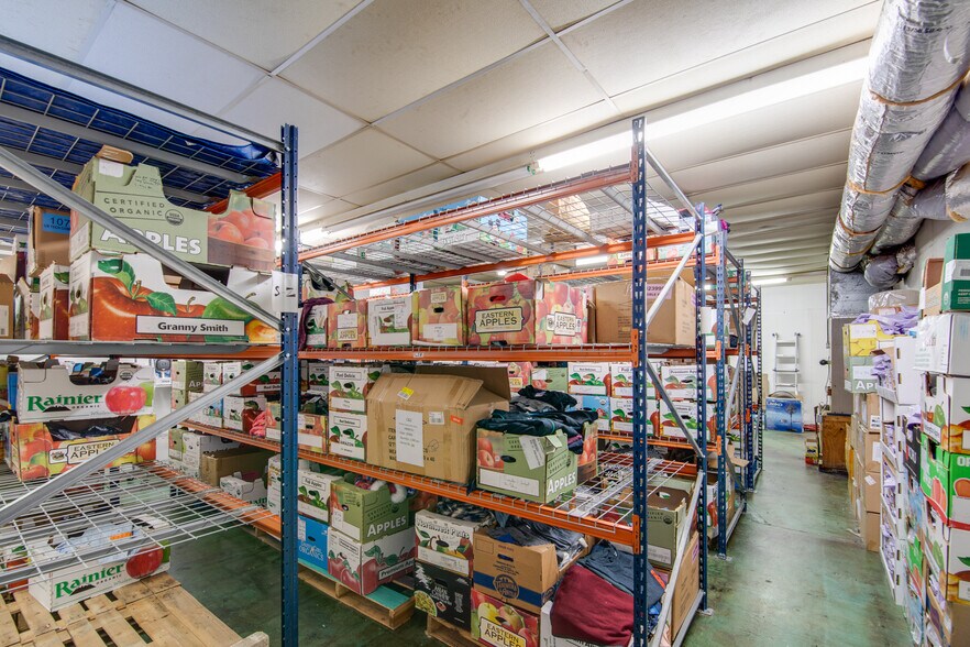 More Photos Of 504 Granbury St, Cleburne Storefront For Sale