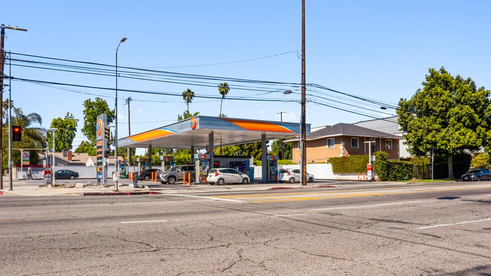 More Photos Of 16455 Victory Blvd, Van Nuys Service Station For Sale