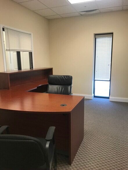 More Photos Of 1459B Field Park Cir, Marietta Flex For Lease