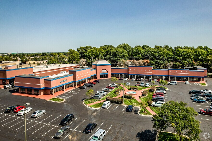 More Photos Of 8527-8551 Bluejacket Dr, Lenexa Office For Sale