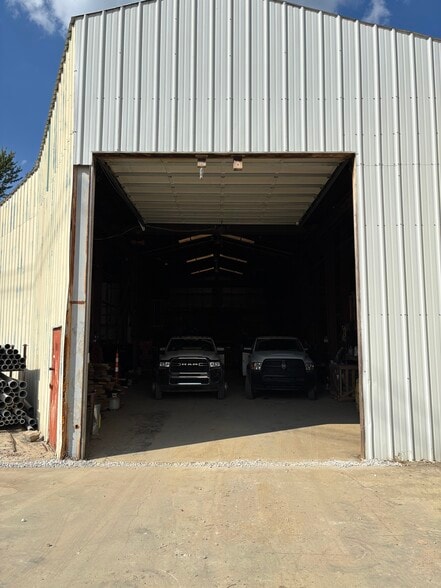 More Photos Of 5522 A N Center St, Hilliard Warehouse For Sale