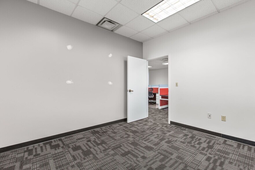 More Photos Of 10304 Spotsylvania Ave, Fredericksburg Office For Lease