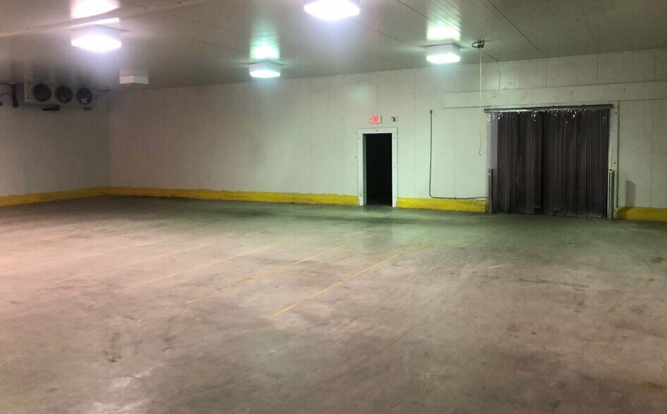 More Photos Of 1371 FM 1346, La Vernia Warehouse For Sale