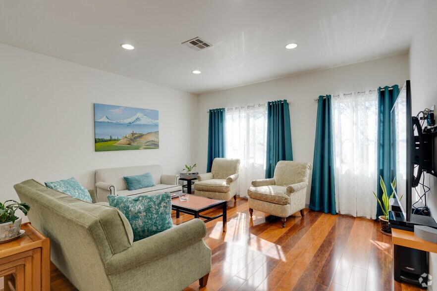 More Photos Of 1517 E Washington Blvd, Pasadena Storefront Retail Residential For Sale