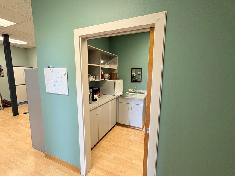 More Photos Of 2602 N Proctor St, Tacoma Office For Lease