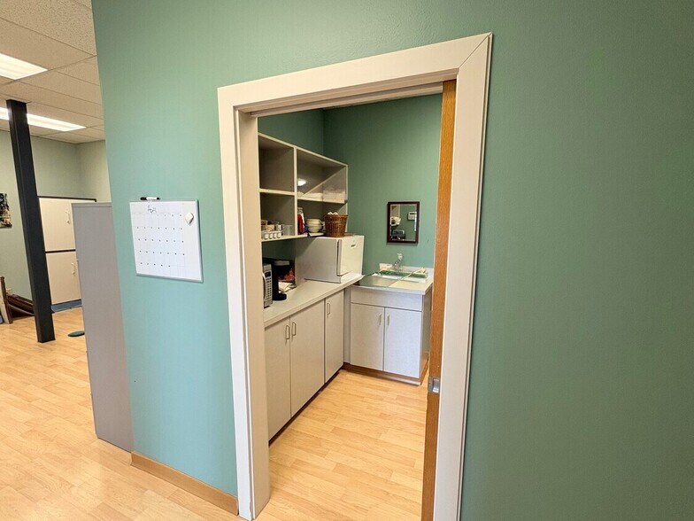 More Photos Of 2602 N Proctor St, Tacoma Office For Lease