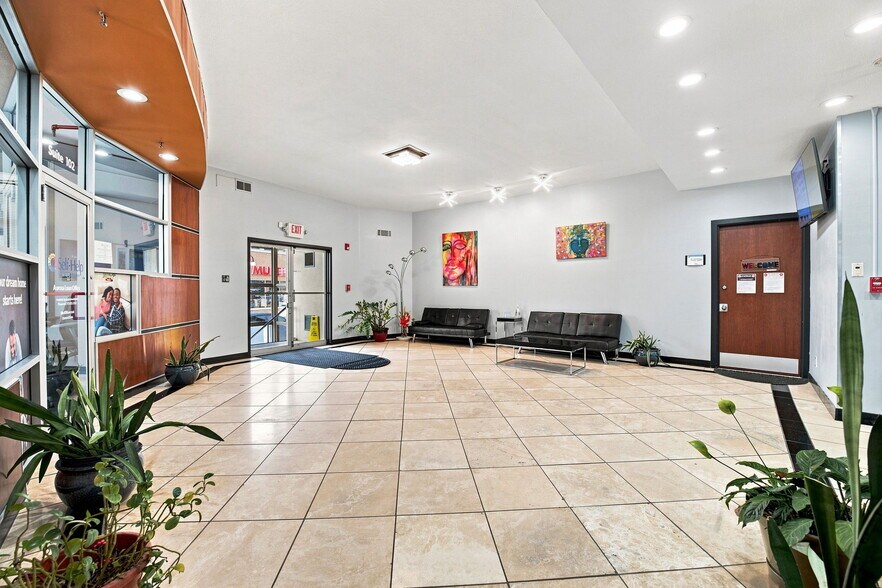 More Photos Of 31 W Downer Pl, Aurora Office For Sale