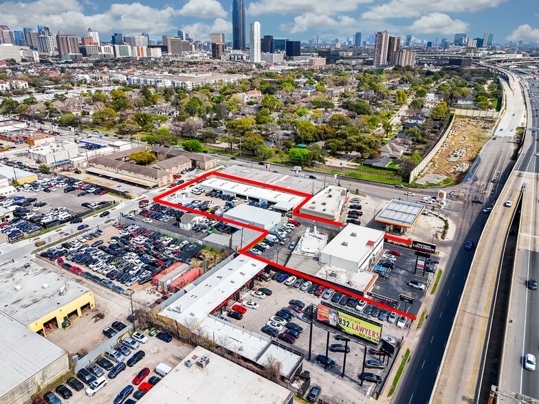 More Photos Of 5610-5613 Southwest Fwy, Houston Mixed Retail For Lease