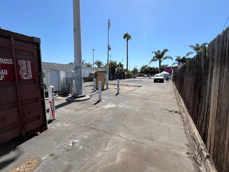 More Photos Of 1325 S Main St, Santa Ana Land For Lease