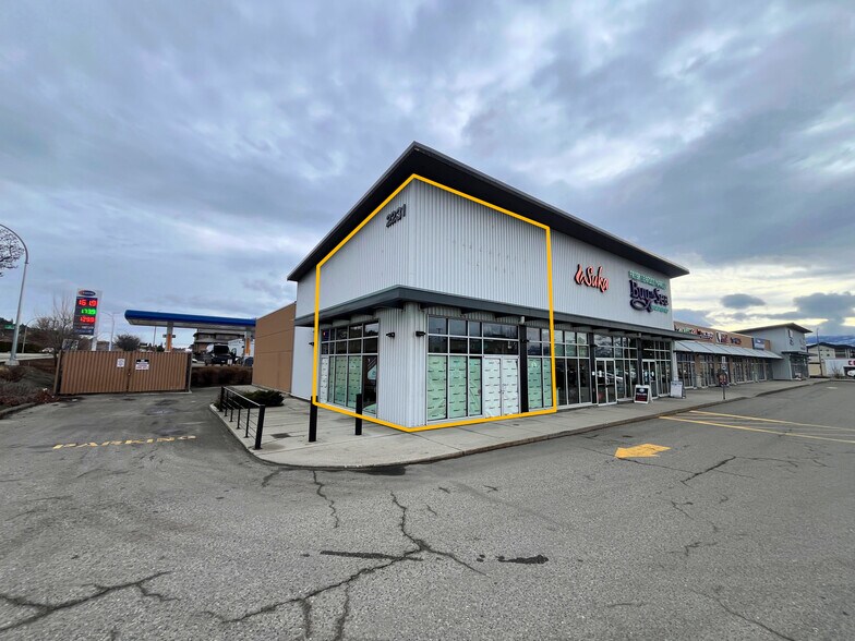 Primary Photo Of 2231 Louie Dr, Westbank Unknown For Lease