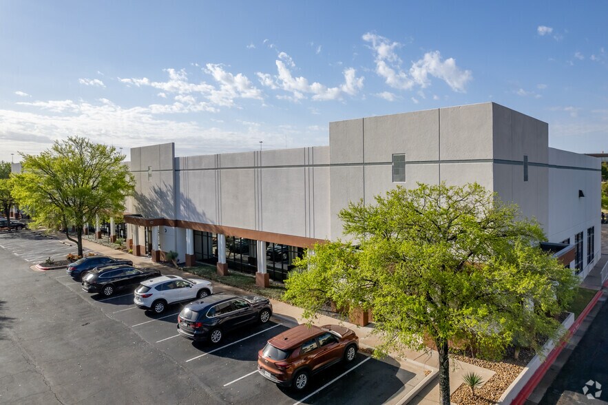 More Photos Of 4635 Boston Ln, Austin Light Manufacturing For Lease