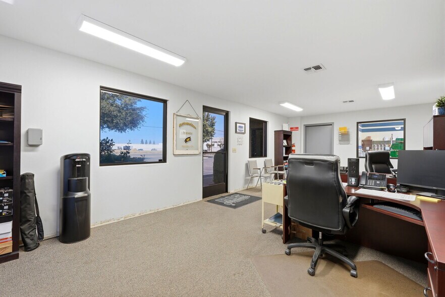 More Photos Of 1260 Buttonwillow Ave, Reedley Warehouse For Sale