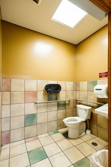 More Photos Of 417 N Saint John St, Bethany Restaurant For Sale