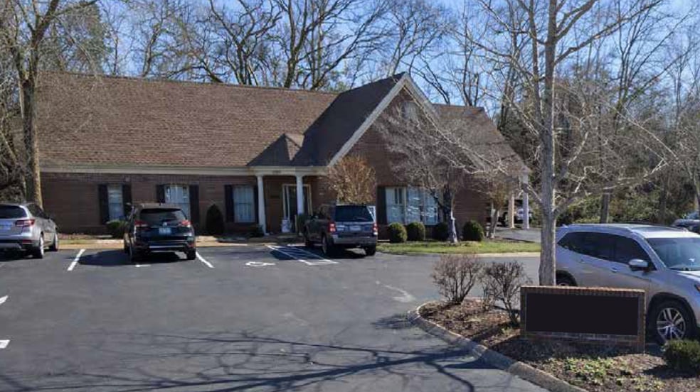Primary Photo Of 1120 Dow St, Murfreesboro Office For Sale