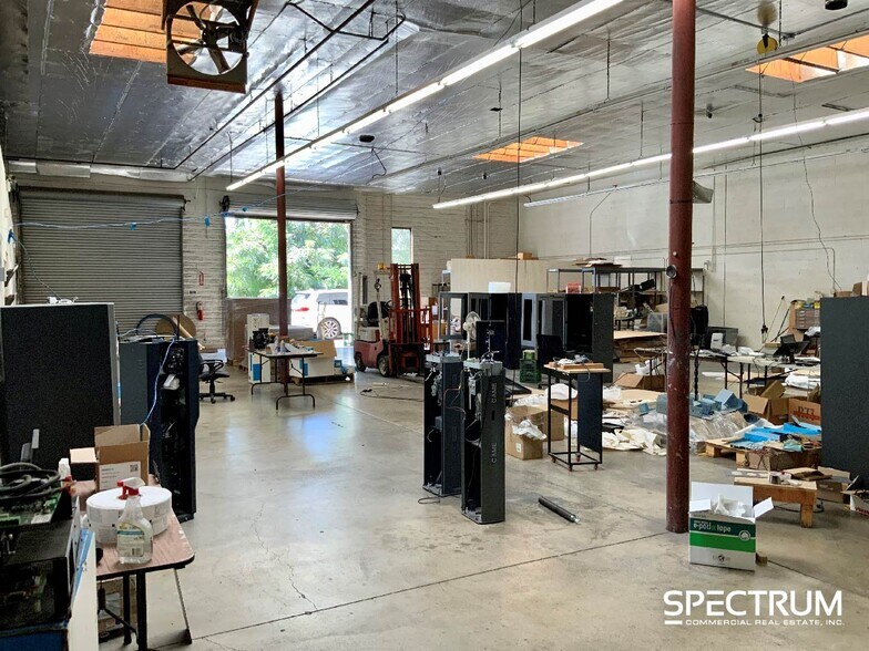 More Photos Of 16125 Cantlay St, Van Nuys Warehouse For Lease