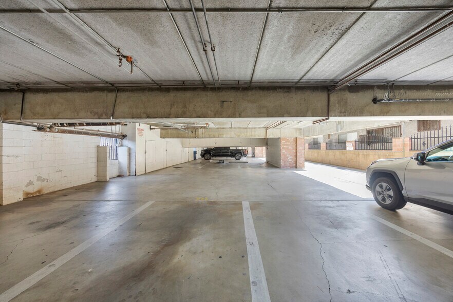 More Photos Of 4047 W 136th St, Hawthorne Apartments For Sale