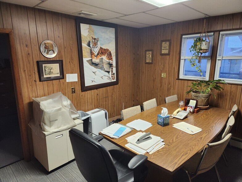 More Photos Of 33 E Main St, East Islip Office For Sale