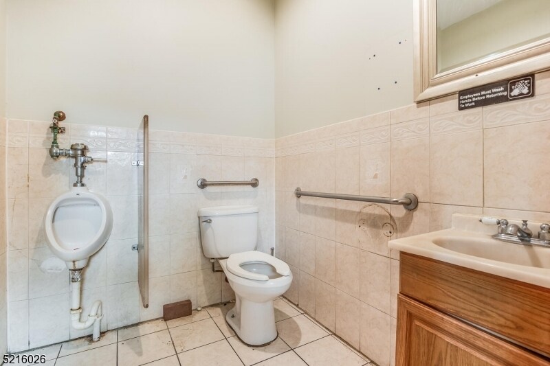 More Photos Of 489 U.S. 46, Oxford Storefront Retail Residential For Sale