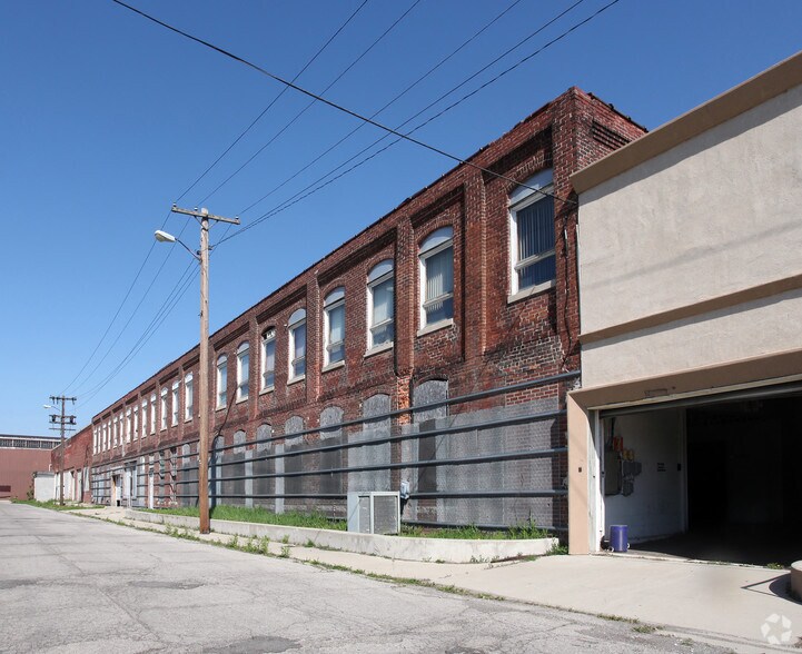 Primary Photo Of 1520 W 5th St, Muncie Warehouse For Lease