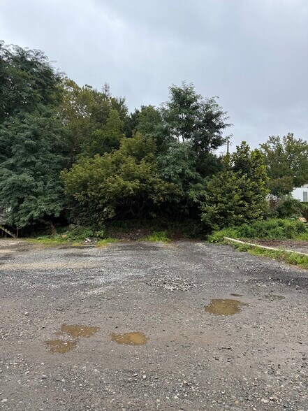 More Photos Of 129 S Ship Rd, Exton Land For Lease