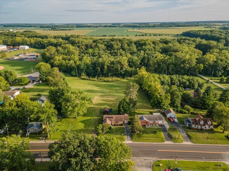 More Photos Of 300 W Main St, Rossville Land For Sale