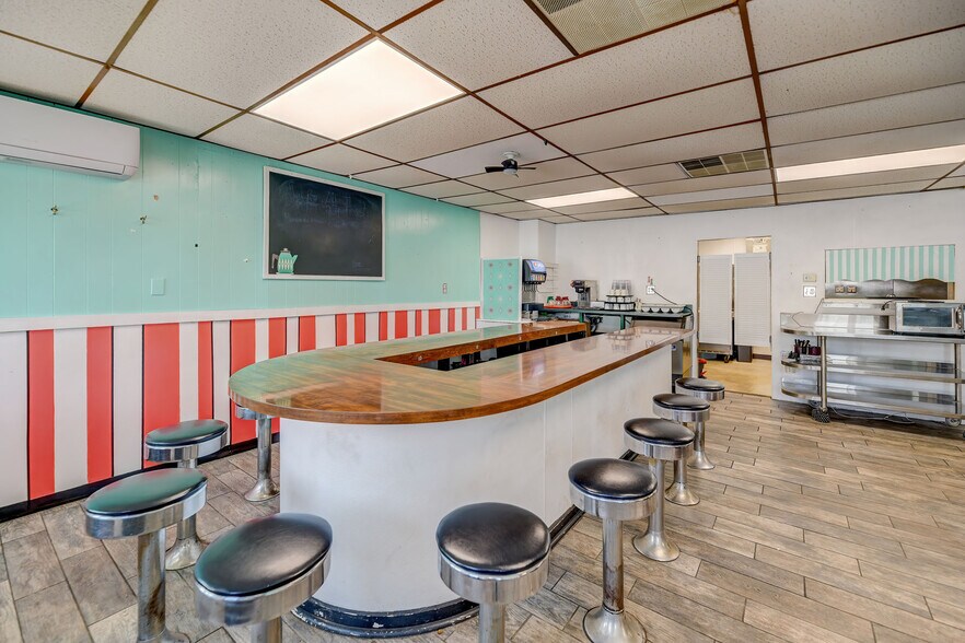 More Photos Of 430 W 3rd St, Nescopeck Restaurant For Sale