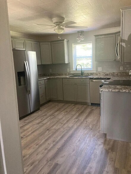 More Photos Of , Lexington Specialty For Sale