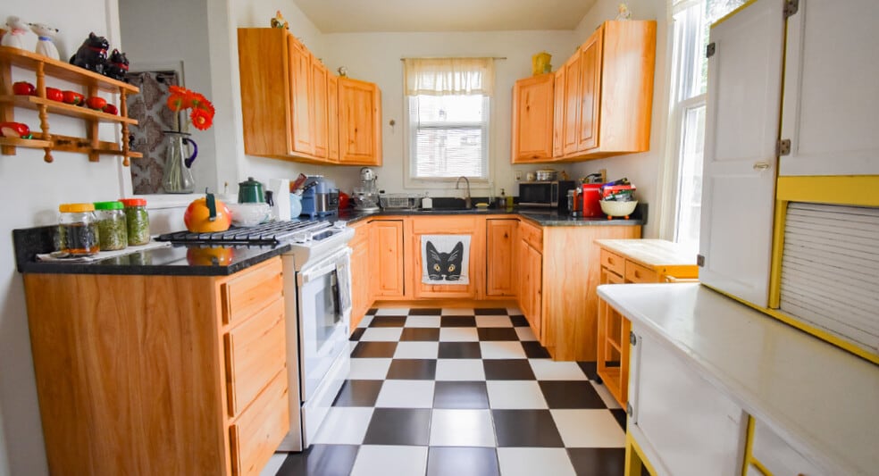 More Photos Of 1601 Rhode Island Ave NE, Washington Storefront Retail Residential For Sale