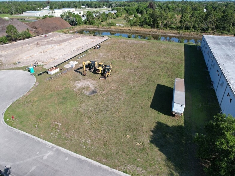 More Photos Of 5000 42nd pl, Vero Beach Industrial For Sale