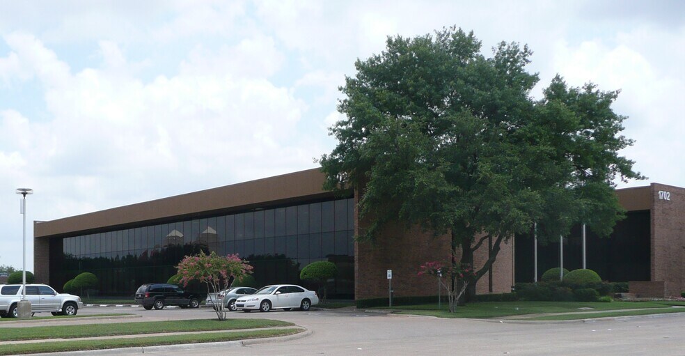 More Photos Of 1702 N Collins Blvd, Richardson Office For Lease