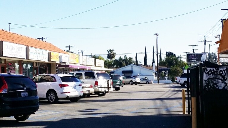 More Photos Of 16153-16167 Nordhoff St, North Hills Storefront For Lease