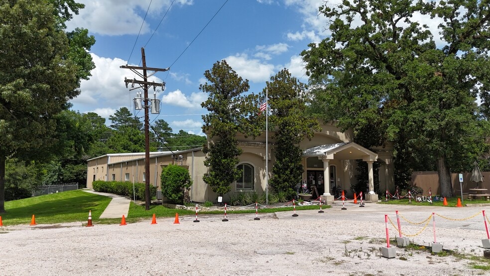 More Photos Of 2080 Longmire Dr, Conroe Religious Facility For Sale