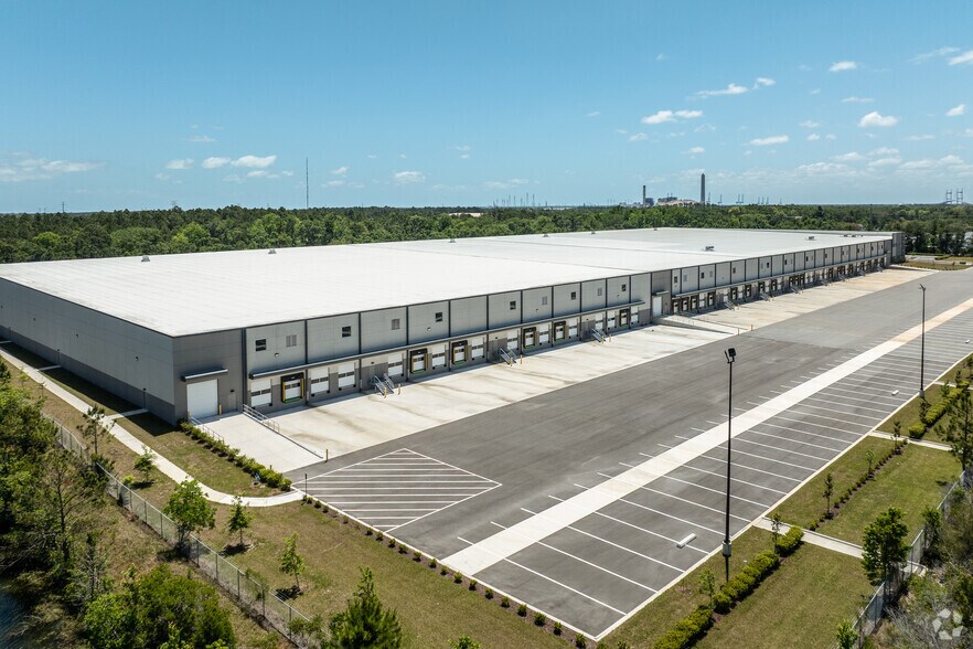 More Photos Of 2983 Faye Rd, Jacksonville Warehouse For Lease