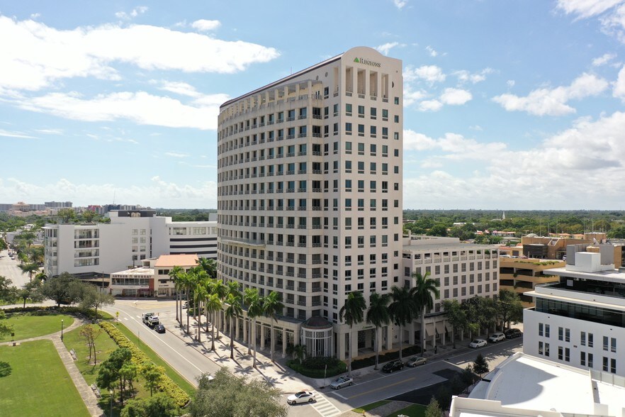 More Photos Of 2800 Ponce de Leon Blvd, Coral Gables Office For Lease