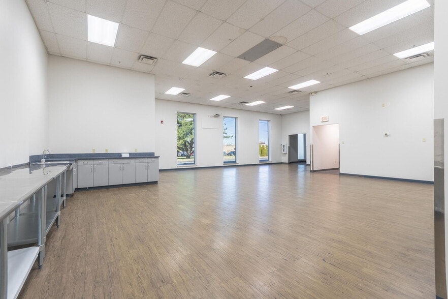 More Photos Of 2625 Scottsville Rd, Bowling Green Freestanding For Sale