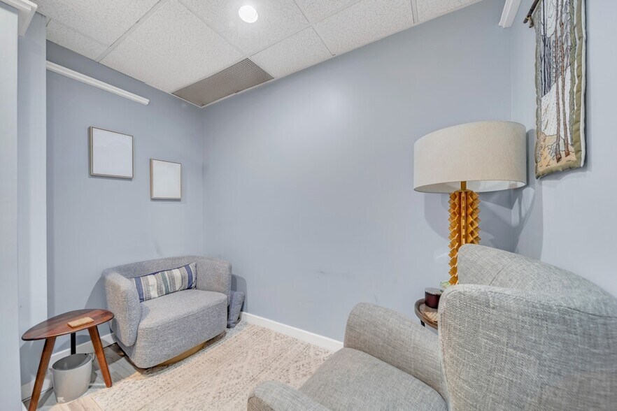 More Photos Of 622-624 Valley Rd, Montclair Storefront Retail Office For Lease