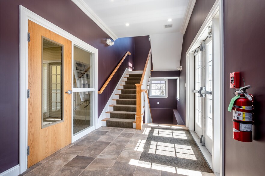 More Photos Of 600 Main St, Walpole Medical For Lease