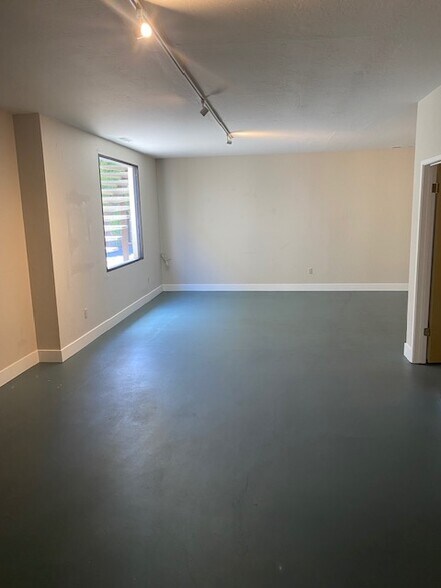 More Photos Of 3912 Portola Dr, Santa Cruz Office Residential For Lease