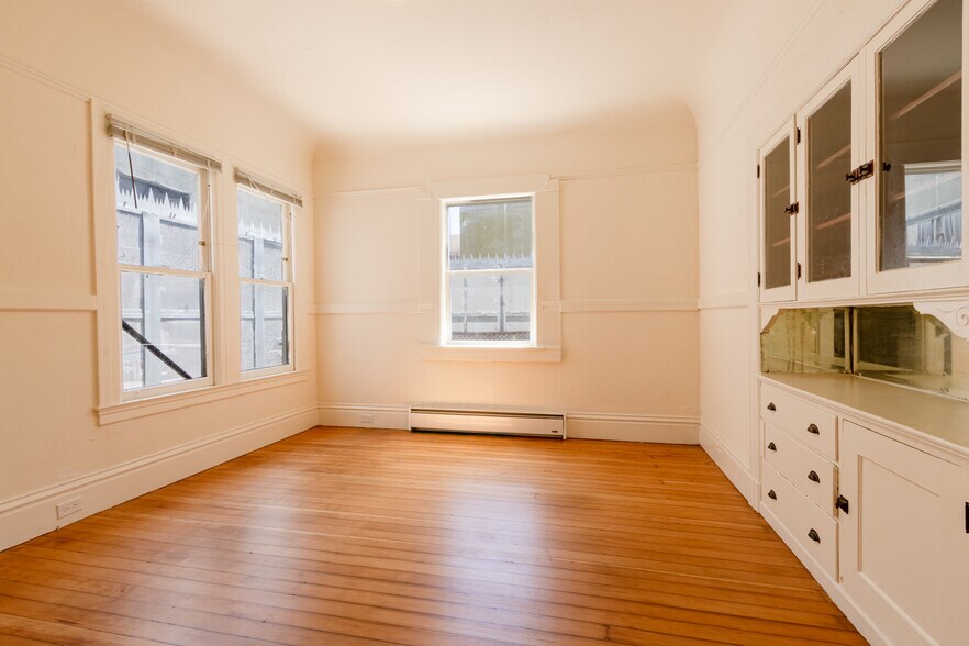 More Photos Of 30-32 Laskie St, San Francisco Service For Sale