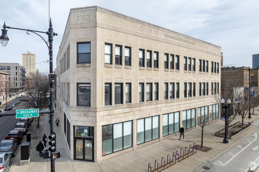 Primary Photo Of 1025 W Sunnyside Ave, Chicago Loft Creative Space For Lease