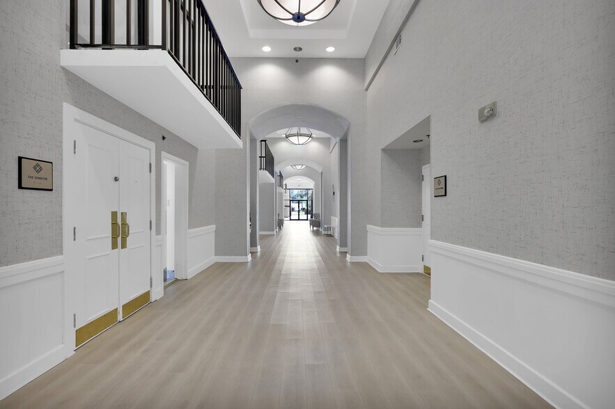 More Photos Of 9150 Baymeadows Rd, Jacksonville Hotel For Sale