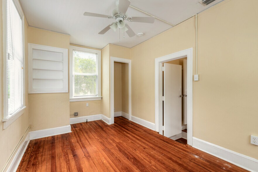 More Photos Of 519 S Ridgewood Ave, Daytona Beach Office For Sale